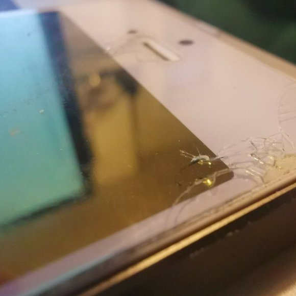 Apple iPhone 5s - 64GB - Gold (Unlocked) A1533 (GSM) (CA) - Picture 5 of 10